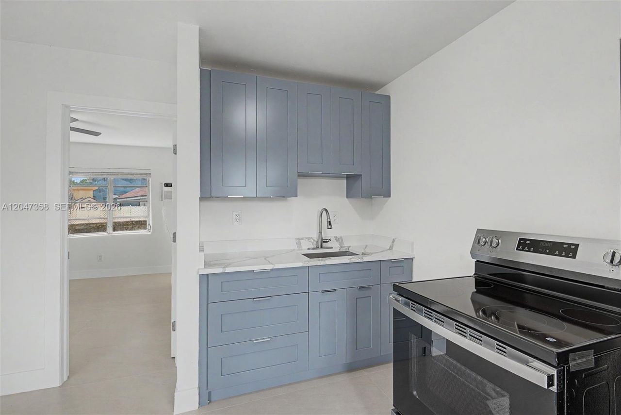1021 SW 3rd St , Unit 6, Miami, FL 33130 Photo