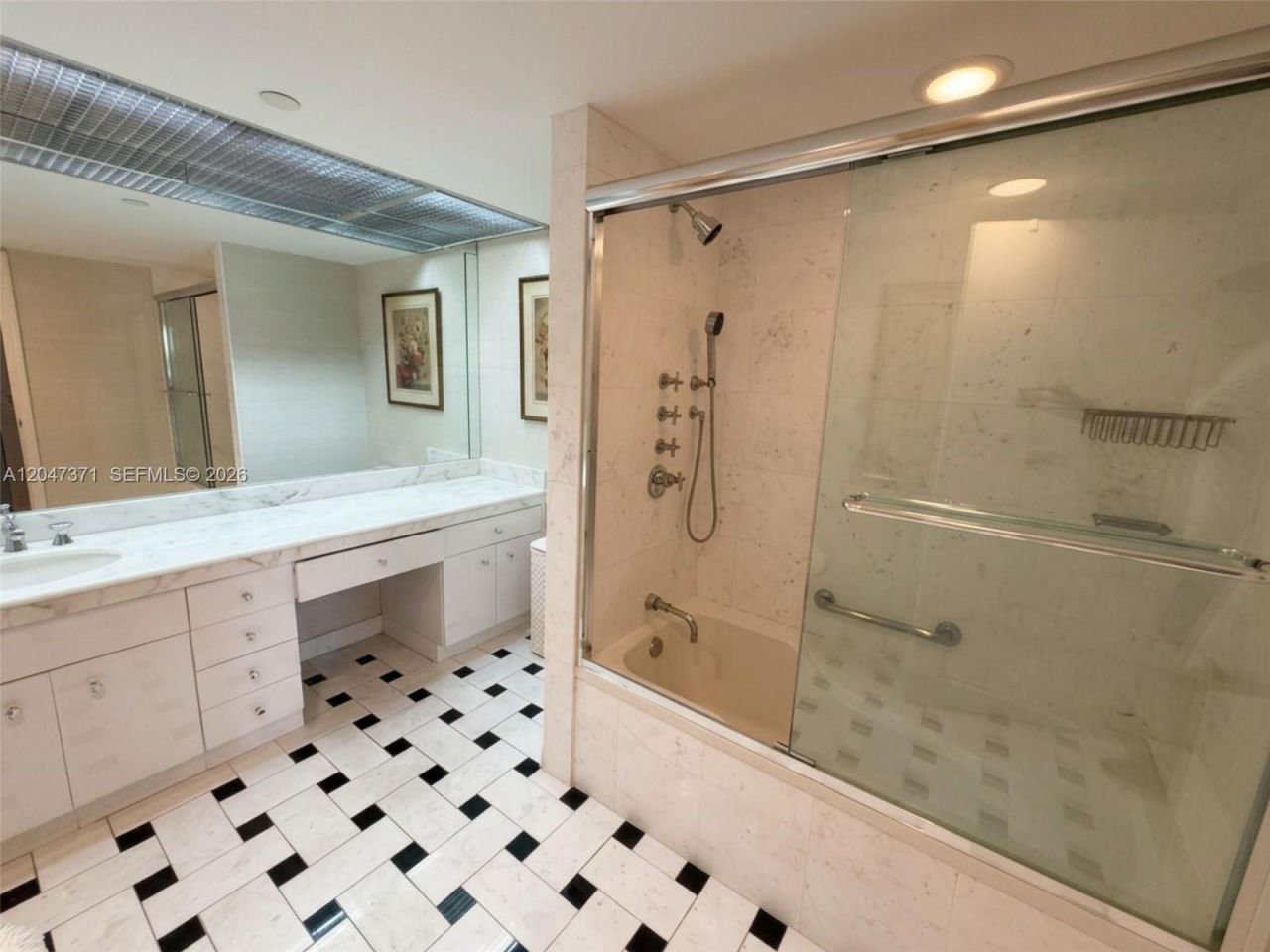 19707 Turnberry Way , Unit 16G, Aventura, FL 33180 Photo