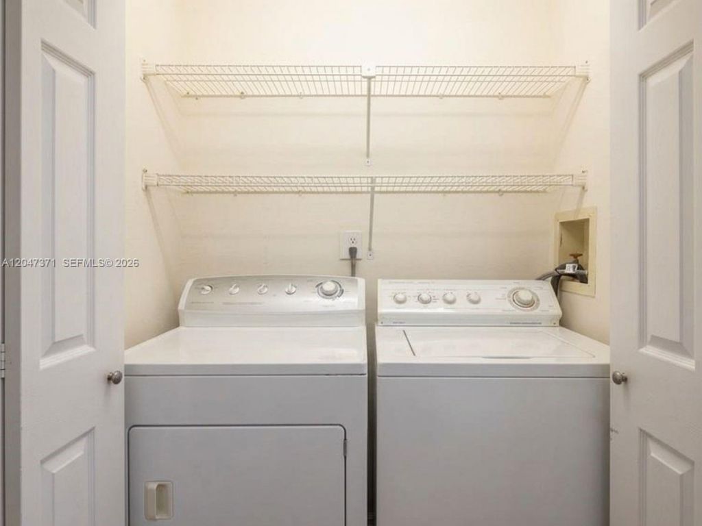 19707 Turnberry Way , Unit 16G, Aventura, FL 33180 Photo