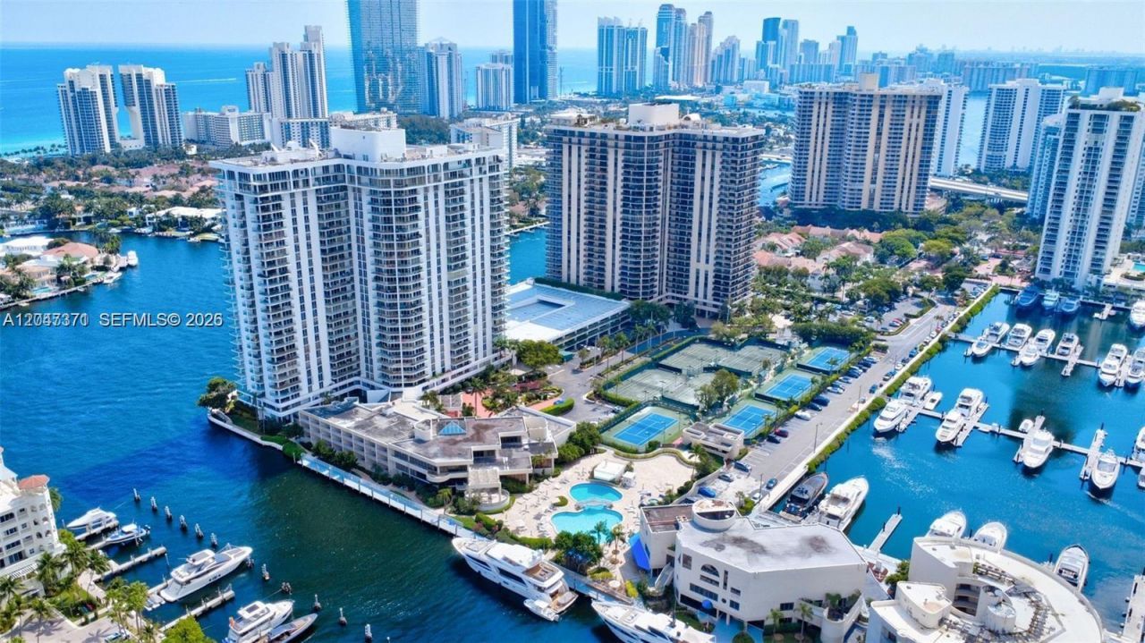 19707 Turnberry Way , Unit 16G, Aventura, FL 33180 Photo