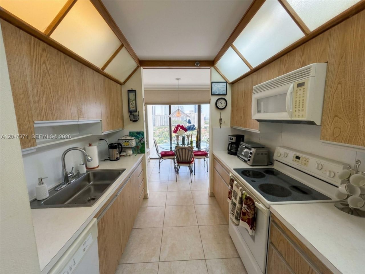 19707 Turnberry Way , Unit 16G, Aventura, FL 33180 Photo
