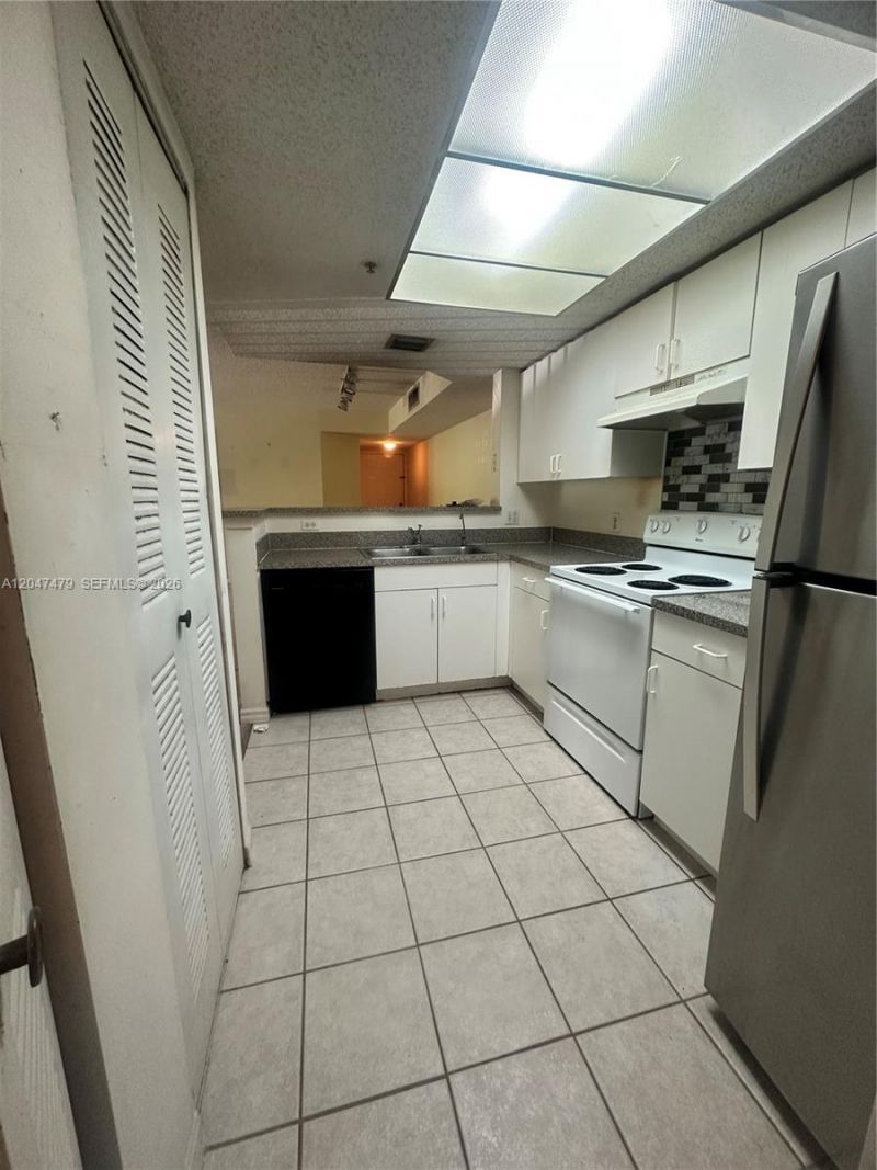 5011 Wiles Rd, Unit 207, Coconut Creek, FL 33073 Photo