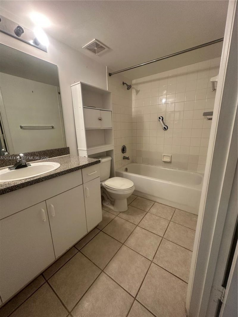 5011 Wiles Rd, Unit 207, Coconut Creek, FL 33073 Photo