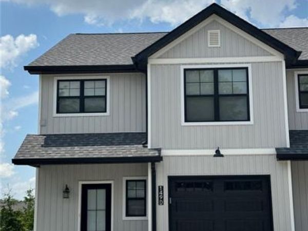 143 S 10th Street , Mascoutah, IL 62258