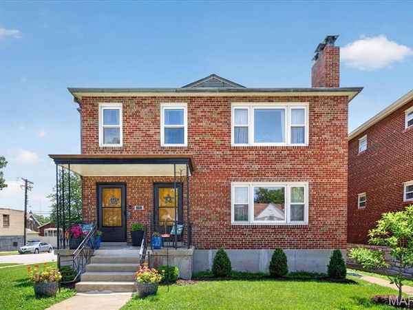 3152 Watson Road, St Louis, MO 63139