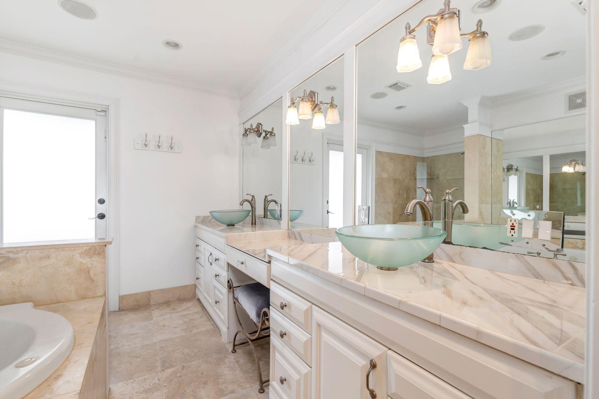 246 Gray Street, West Palm Beach, FL 33405 Photo