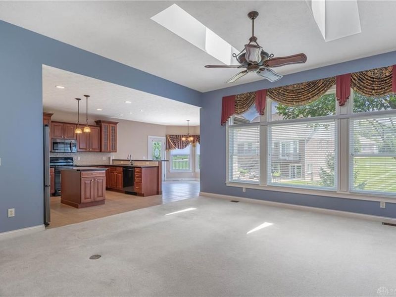 90 S Pond Court, Springboro, OH 45066 Photo 3