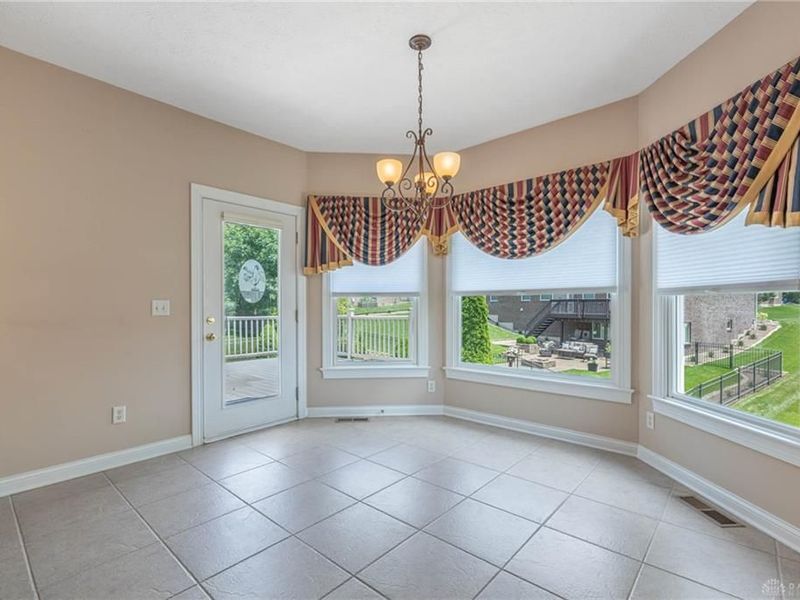 90 S Pond Court, Springboro, OH 45066 Photo 6