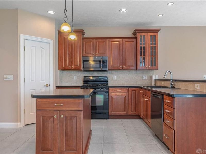 90 S Pond Court, Springboro, OH 45066 Photo 9