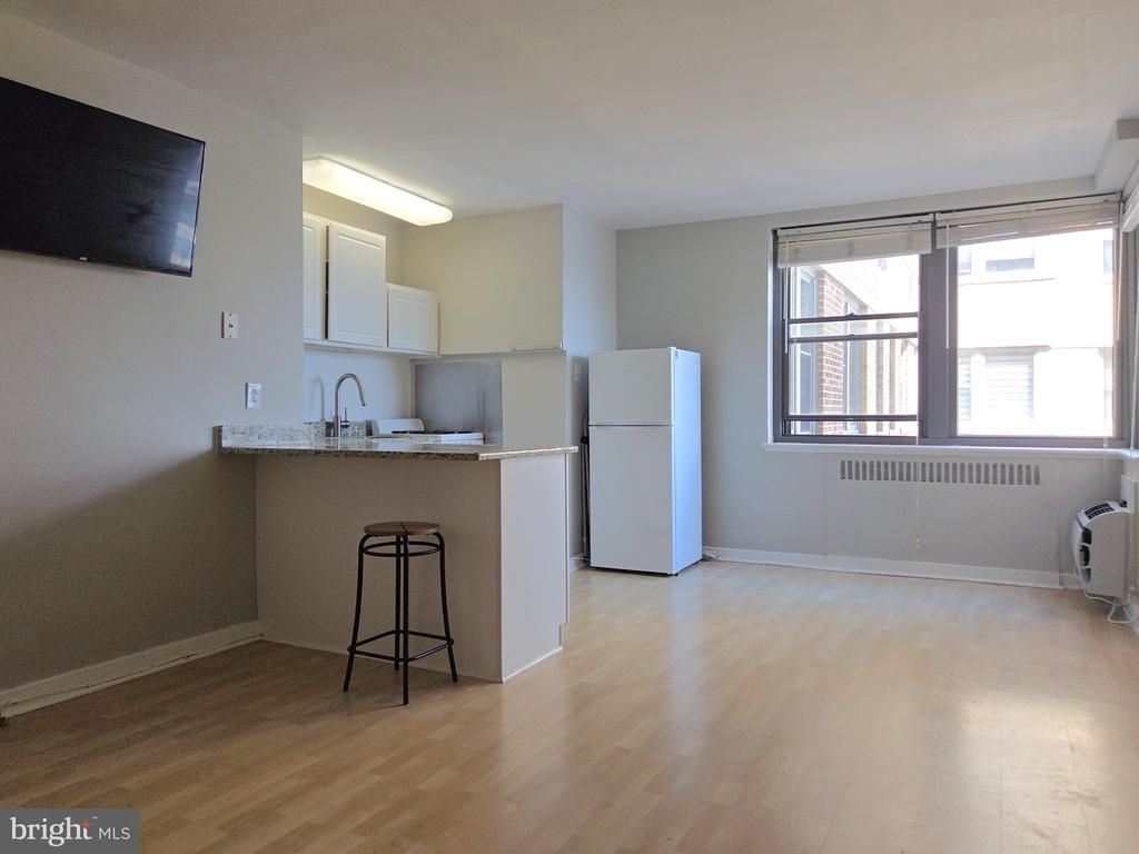2601 Pennsylvania Avenue, Unit 827, Philadelphia, PA 19130 Main Photo
