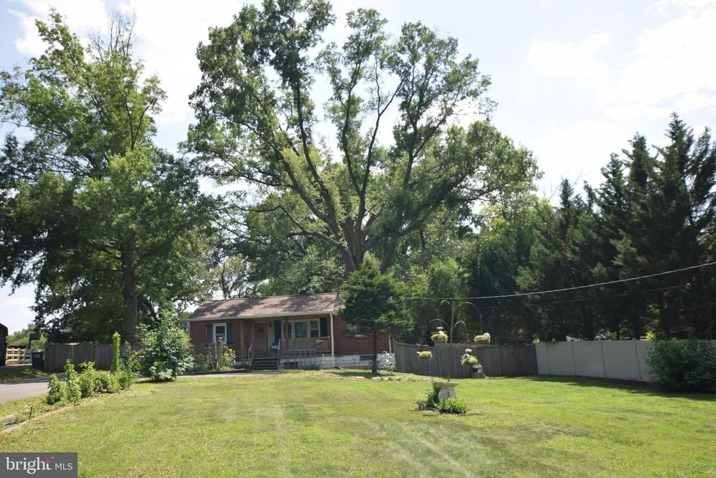 8721 Yorkshire Lane, Manassas, VA 20111 Main Photo