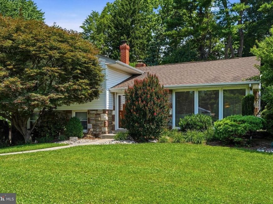 627 Meadow Road, Huntingdon Valley, PA 19006 Main Photo