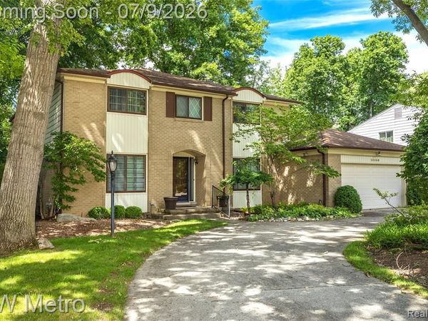 22560 Kenwyck Drive, Southfield, MI 48034
