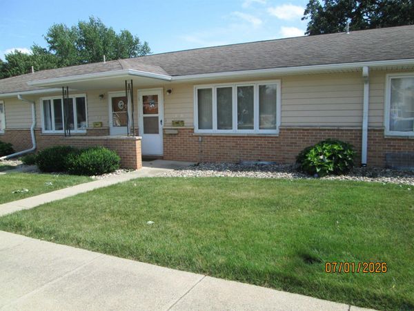 120 3rd Street SE, Orange City, IA 00000