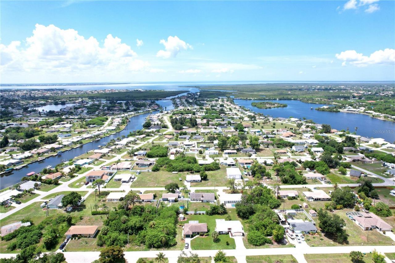 515 Meridan Avenue Nw, Port Charlotte, FL 33952 Photo