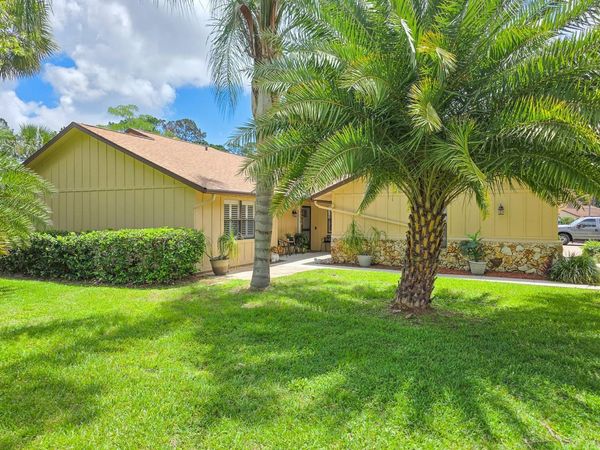 100 SEA PINES CIRCLE , DAYTONA BEACH, FL 32114