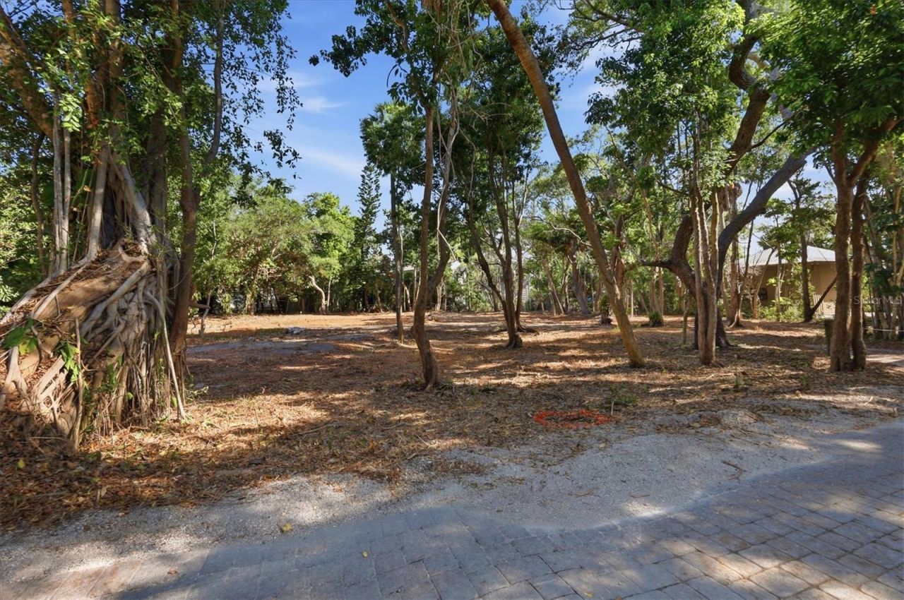 1325 Hidden Harbor Way, Sarasota, FL 34242 Photo