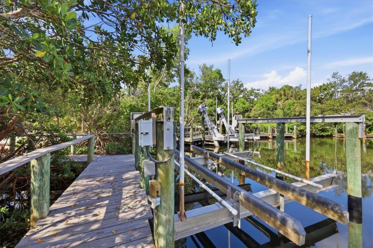 1325 Hidden Harbor Way, Sarasota, FL 34242 Photo