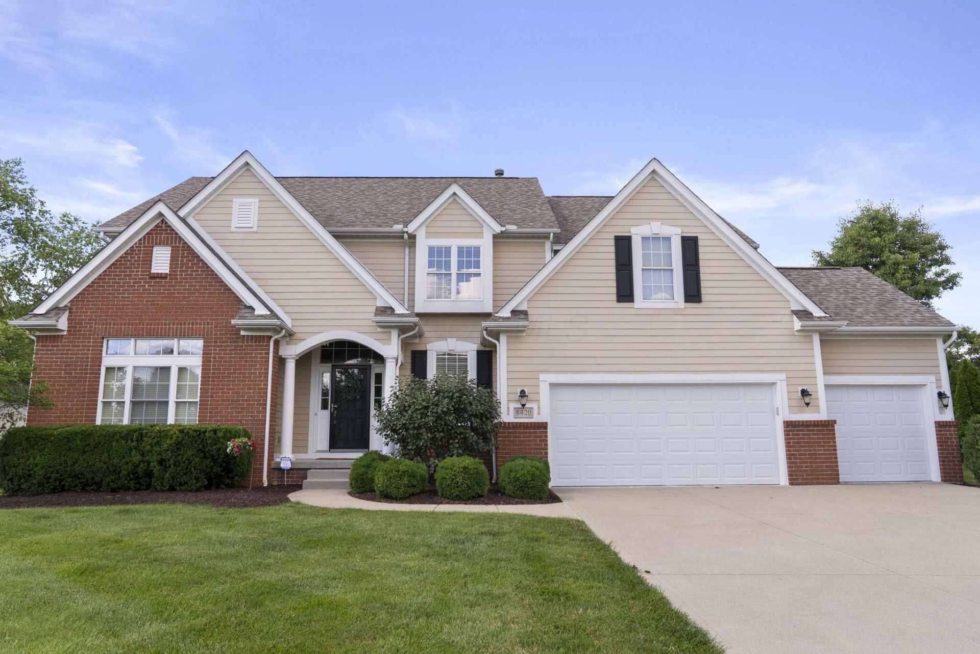 8420 Meadowmoore Place, Pickerington, OH 43147 Main Photo