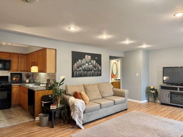 1787 W Algonquin Road , Unit 2A, Mount Prospect, IL 60056