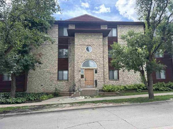 25 Lincoln Ave #13, Iowa City, IA 52246