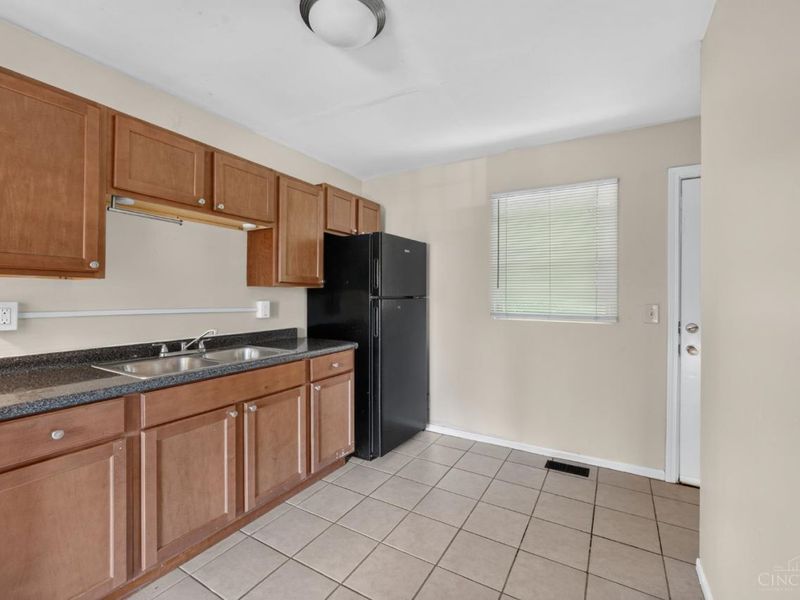 1910 Ashbrook Drive, Cincinnati, OH 45238 Photo 11