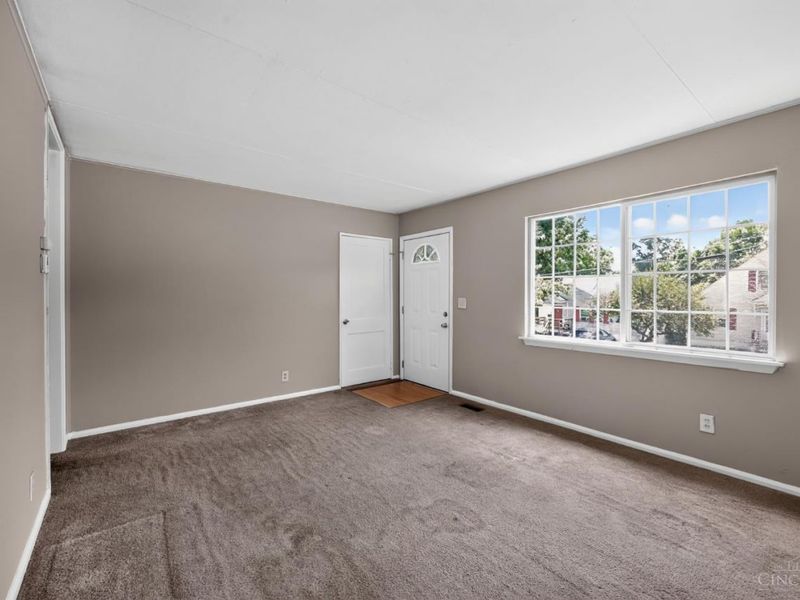 1910 Ashbrook Drive, Cincinnati, OH 45238 Photo 4