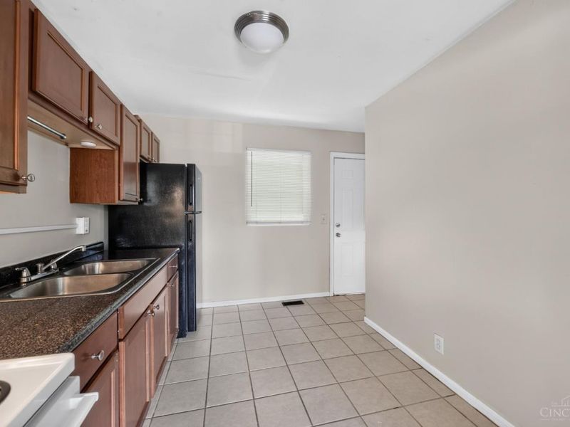 1910 Ashbrook Drive, Cincinnati, OH 45238 Photo 9