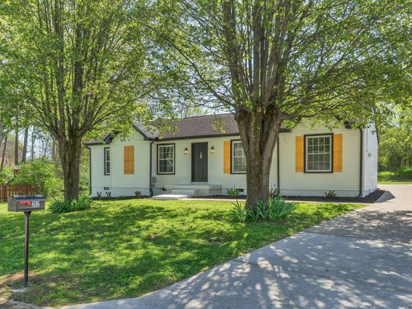 202 Timberlake Dr , Hendersonville, TN 37075
