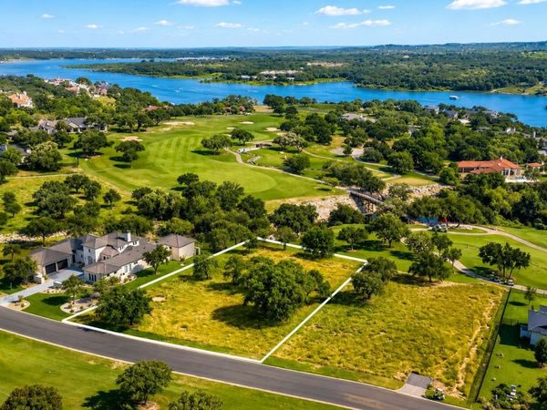 25316 Cliff XING, Spicewood, TX 78669