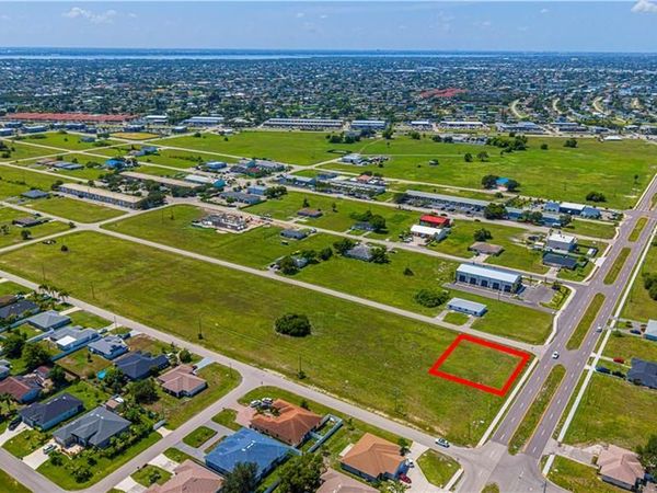 801 NE 8th TER, CAPE CORAL, FL 33909