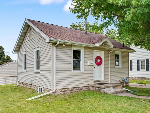1607 Hawthorne Avenue, Waterloo, IA 50702