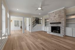 982 Farrow Pkwy. photo 4