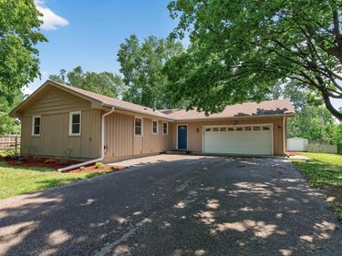 3240 Niagara Lane N, Plymouth, MN 55447