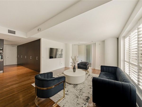 6250 Hollywood Boulevard, Unit 4M, Los Angeles, CA 90028