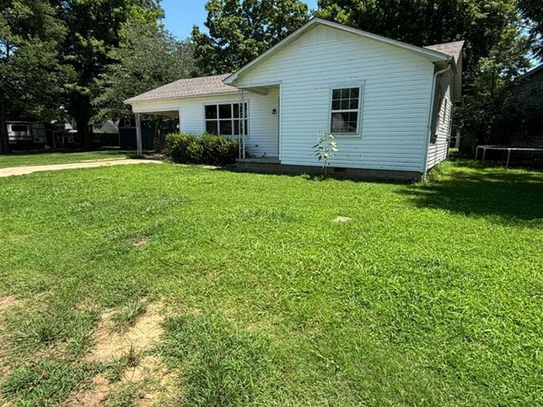 808 SW 4th Street, Corning, AR 72422