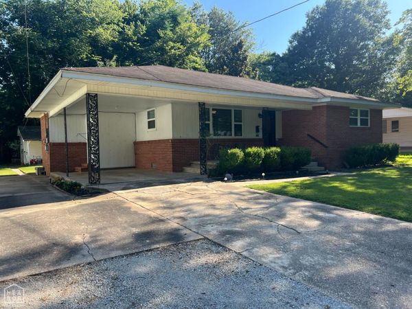 720 Frisco Lane, Piggott, AR 72454