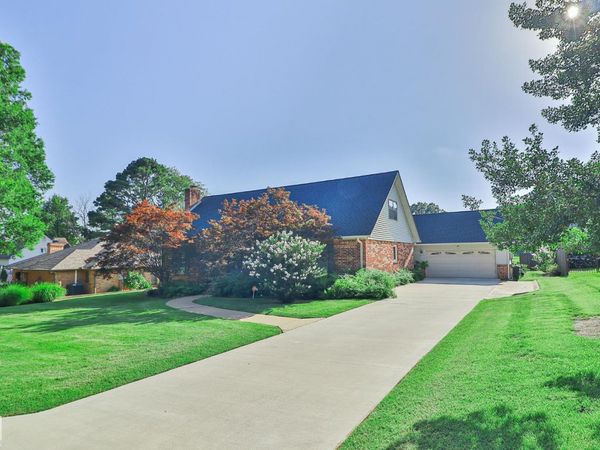 1509 Hillcrest Drive, Jonesboro, AR 72401