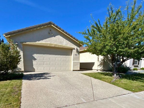 10687 Fire Poppy Circle, Reno, NV 89521