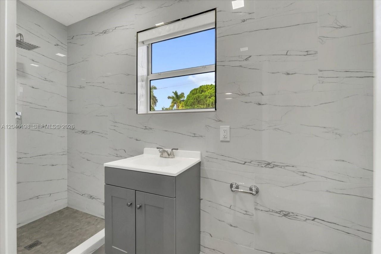 13415 NW 22nd Ave , Miami, FL 33167 Photo