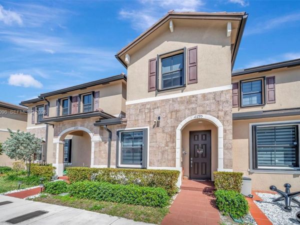 11295 W 34th Way , Hialeah, FL 33018