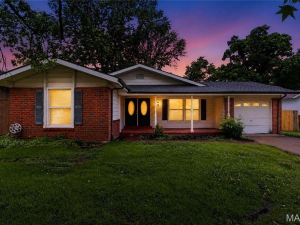 2827 Westminster Drive , Florissant, MO 63033