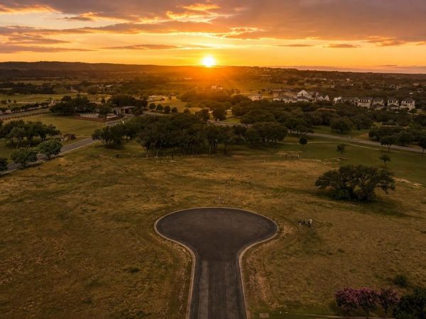 25644 Kahala Sunset CT, Spicewood, TX 78669