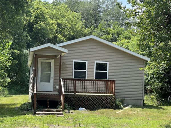 2117 E Jackson Drive, Tekonsha, MI 49092