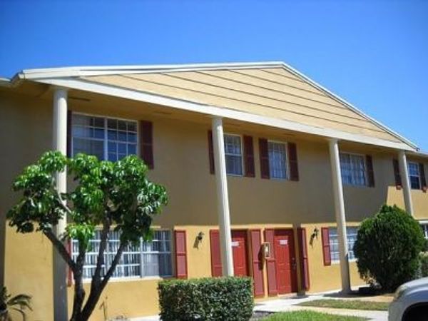 8028 SW 17th Place, Unit 4-5, Davie, FL 33324