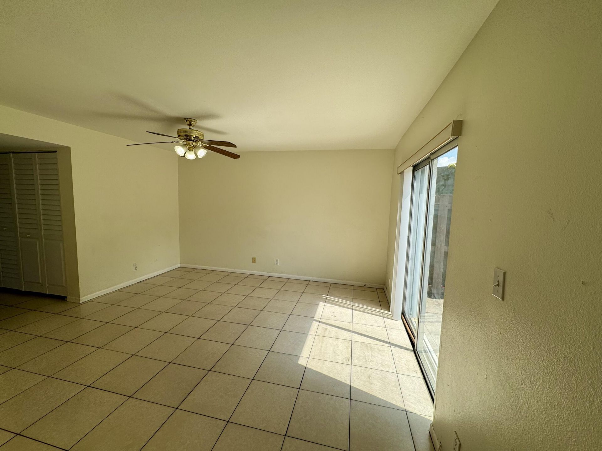 8028 SW 17th Place, Davie, FL 33324 Photo