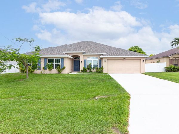 1399 SW Edinburgh Drive, Port St. Lucie, FL 34953