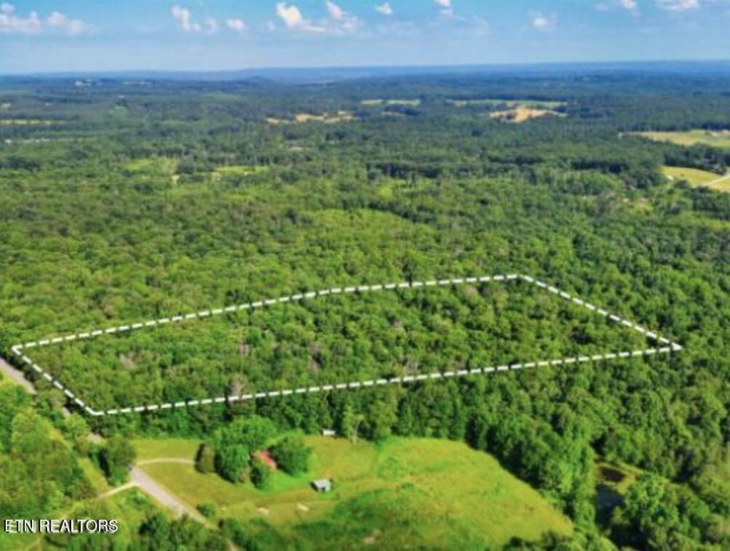 Turkey Blind Rd, Crossville, TN 38572 Main Photo