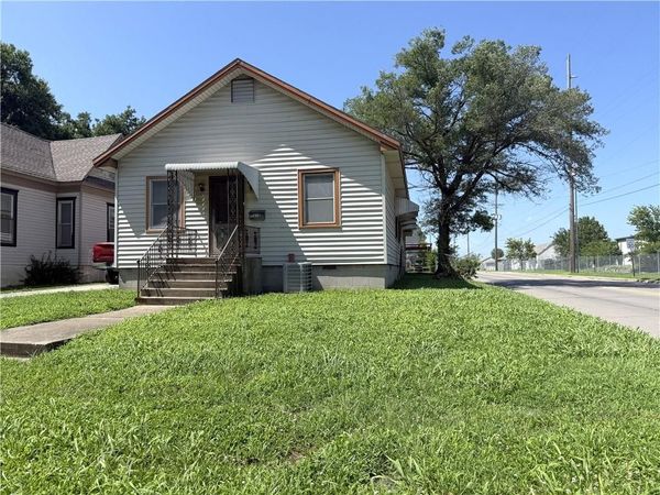 315 E Washington Street, Pittsburg, KS 66762