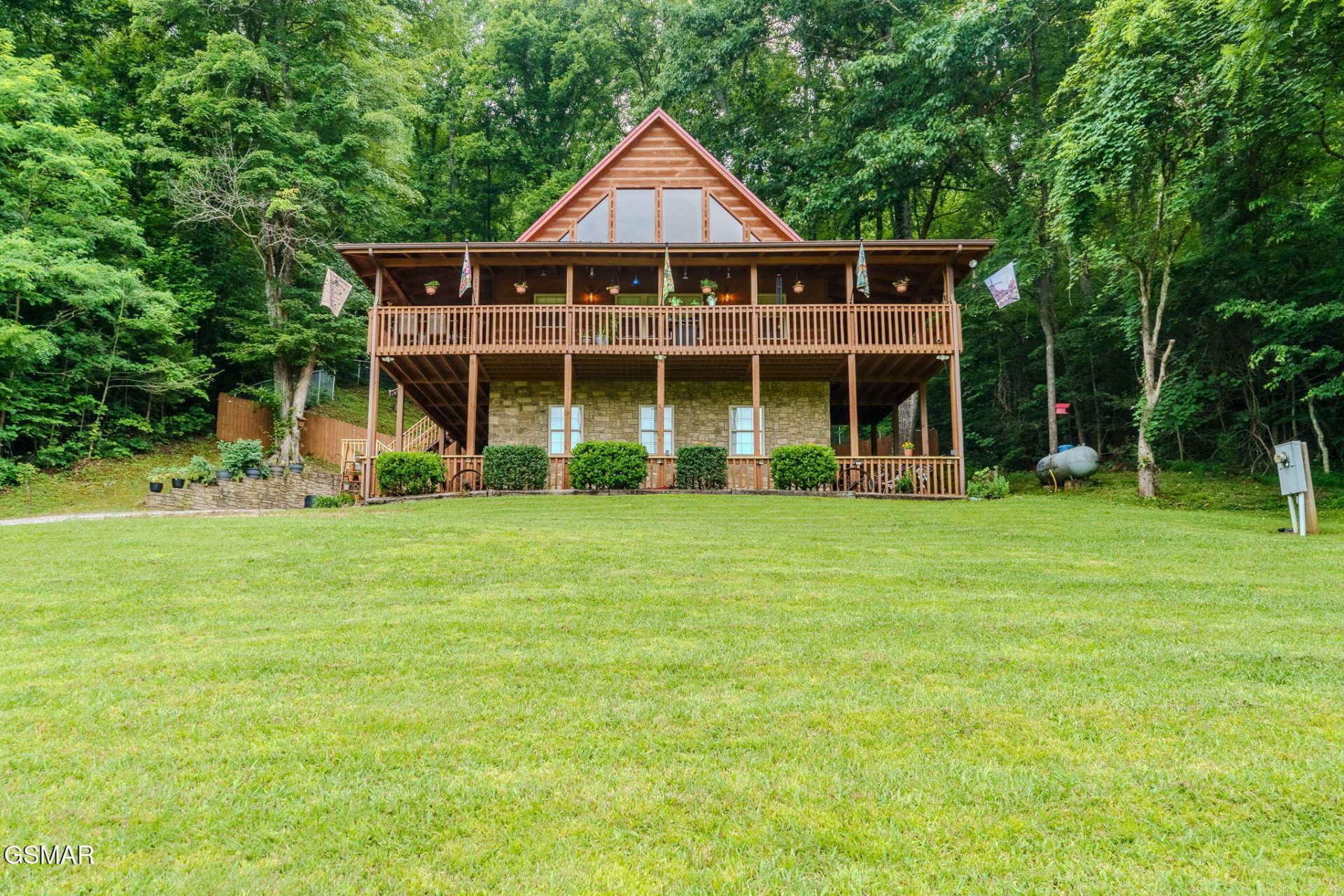 2605 Schisandra Lane, Cosby, TN 37722 Main Photo